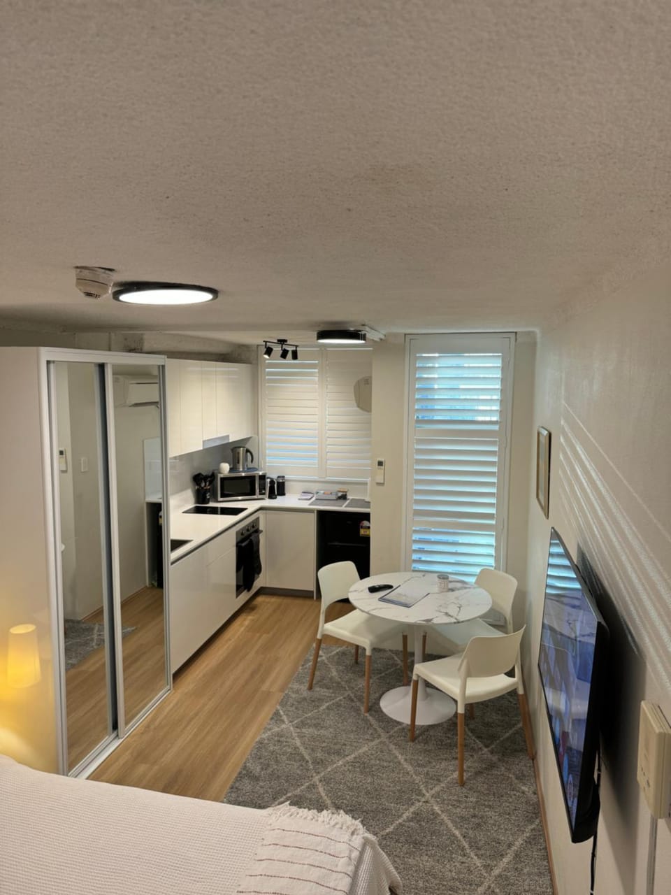 Renovated Central Studio w pool & just off Oxford St Apartment in Surry Hills
