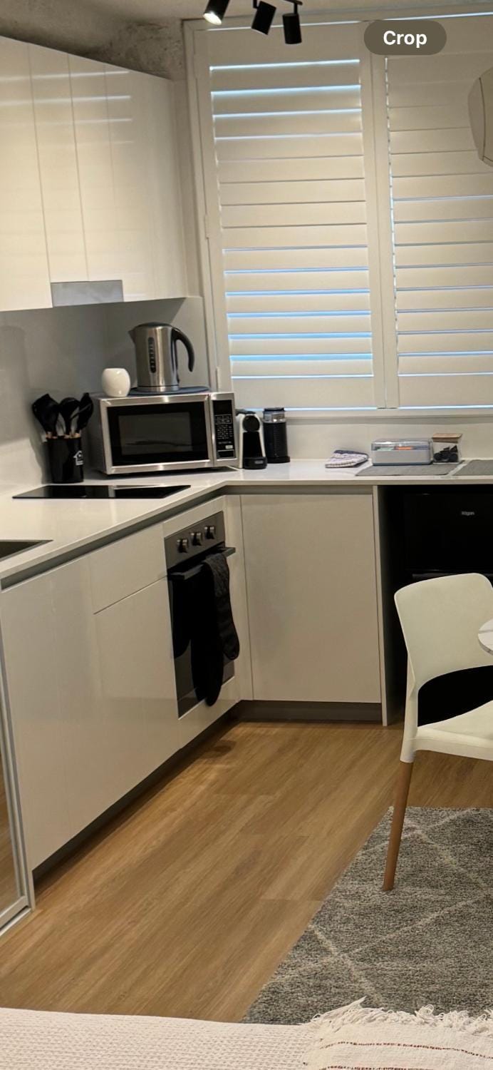 Renovated Central Studio w pool & just off Oxford St Apartment in Surry Hills