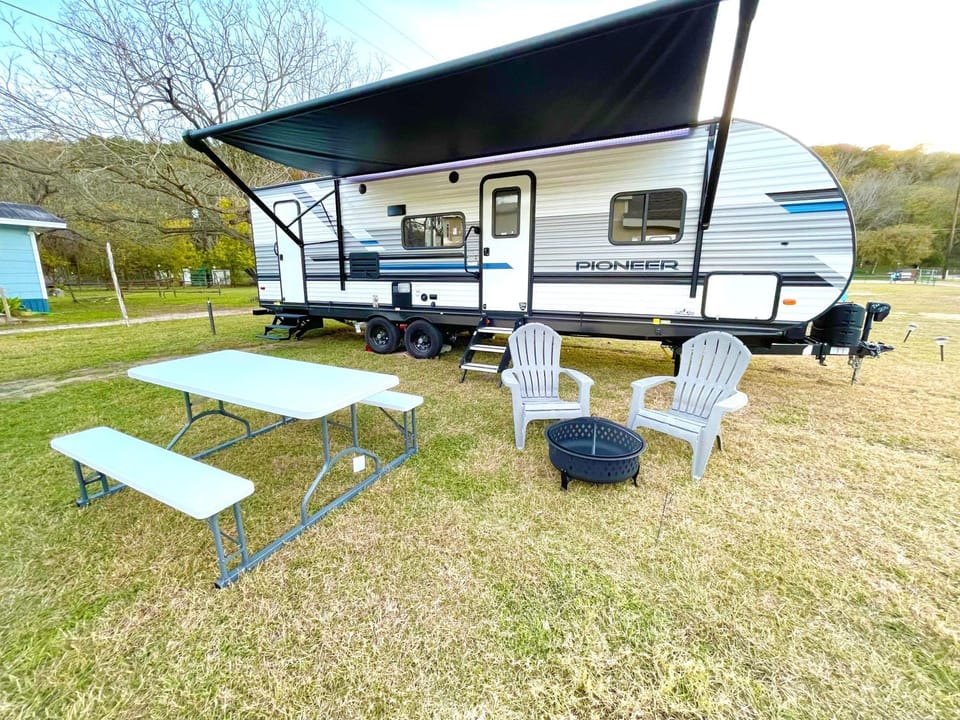 Pets Welcome RV Sleeps 5 + Guadalupe River Access Campground/ 
RV Resort in Canyon Lake