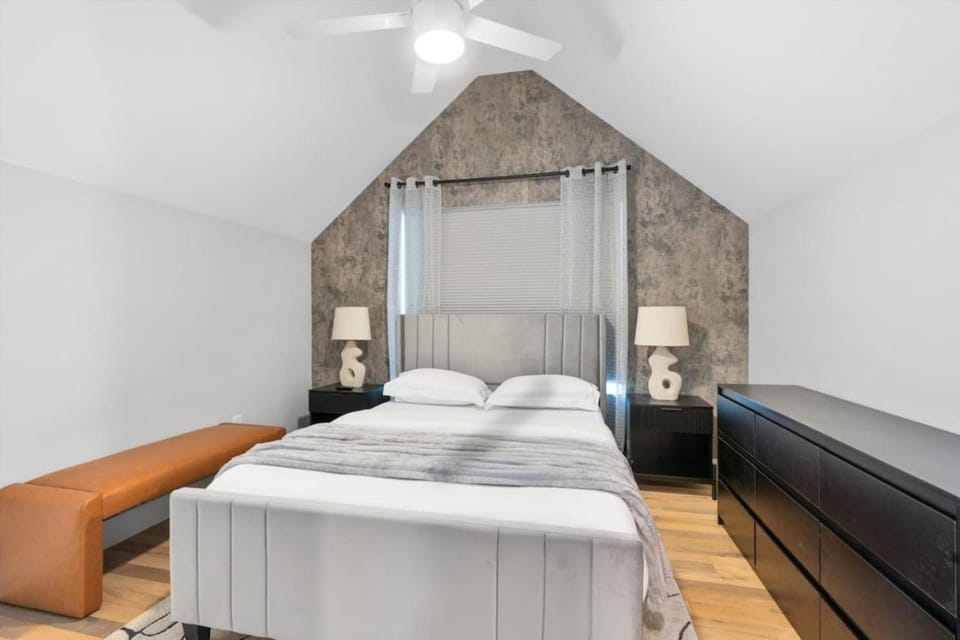 Bed, Bedroom