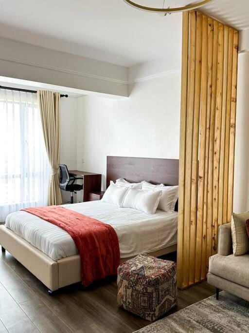 Urban Oasis Studio in Vibrant Kilimani Apartment in Nairobi