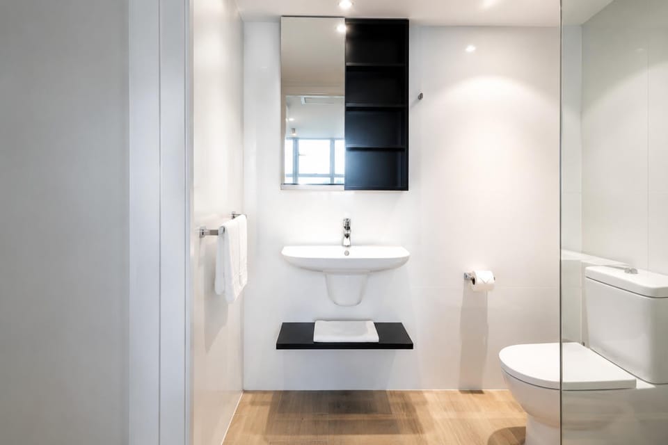 Live Luxe Level 24 CBD Modern Above Sheraton | 1BR Apartment in Melbourne