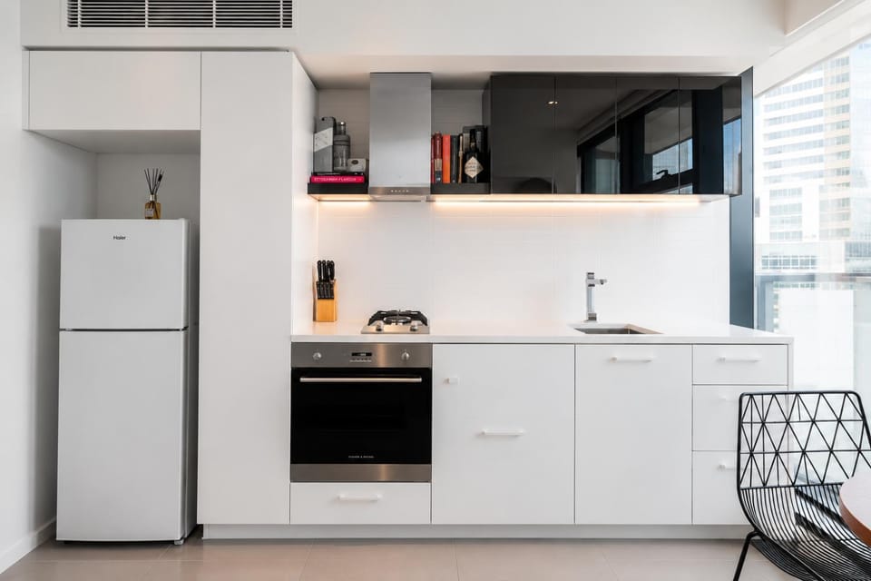 Live Luxe Level 24 CBD Modern Above Sheraton | 1BR Apartment in Melbourne