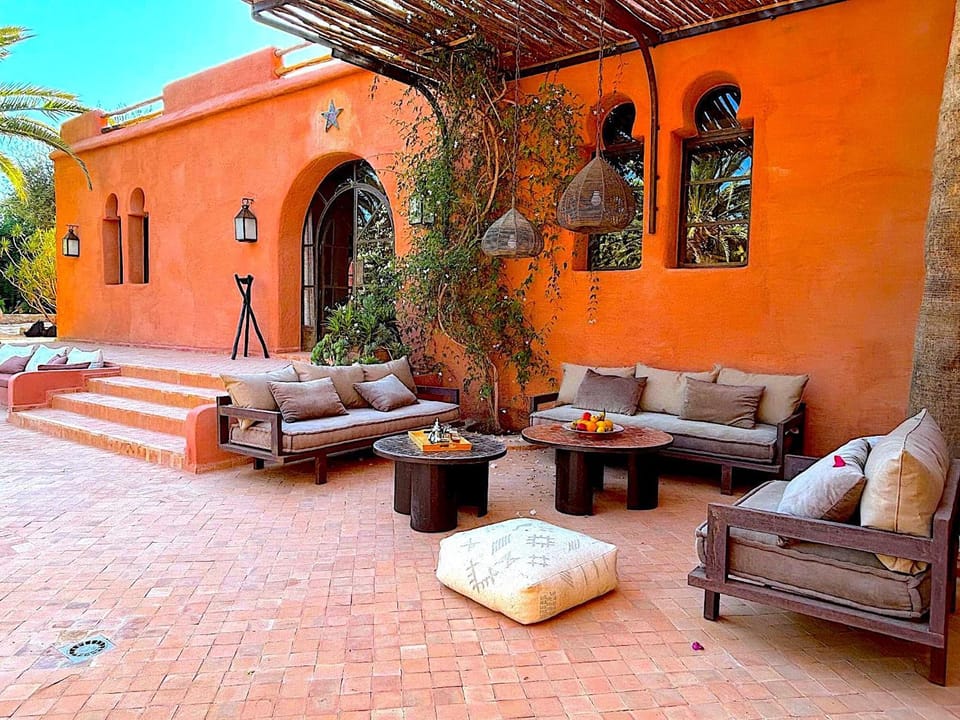 Patio, Day, Garden, Living room, Seating area