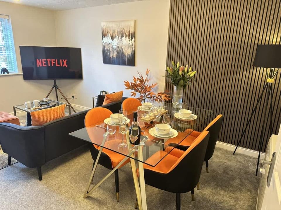 No56 - 2-bed Boutique Apartment - Hosted by Hutch Lifestyle Apartment in Royal Leamington Spa