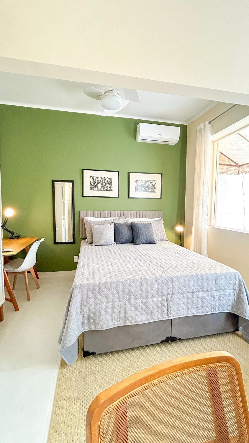 Photo of the whole room, Bedroom