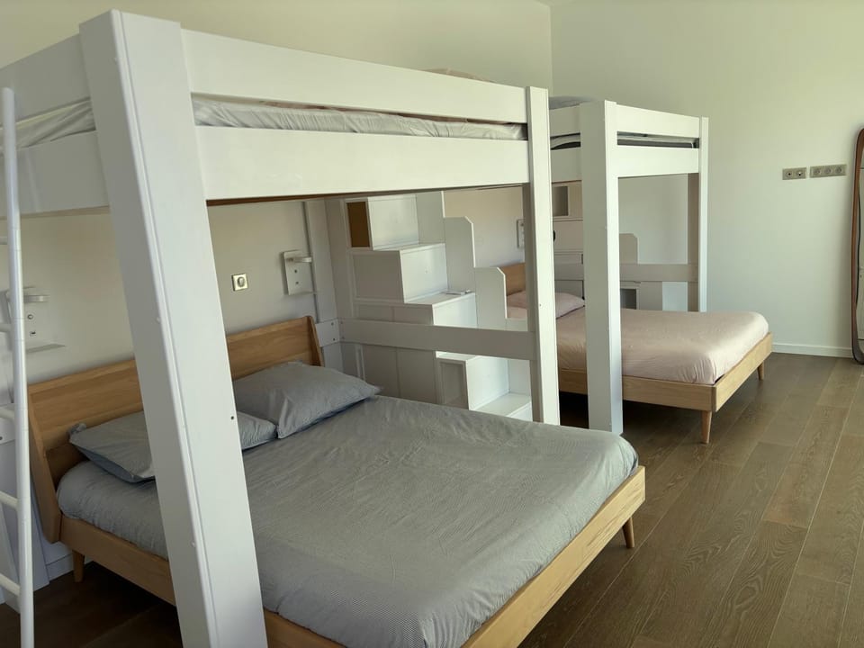 Bed, Photo of the whole room, Bedroom, bunk bed