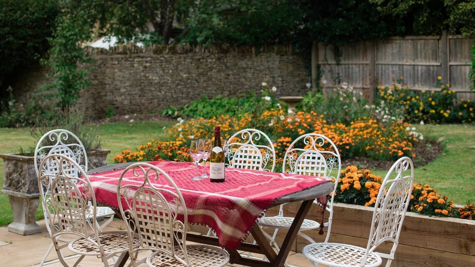 Patio, Garden, Dining area