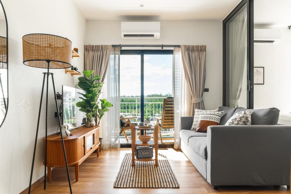 Living room, Seating area, air conditioner