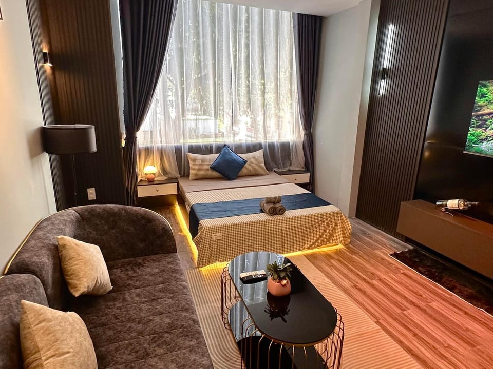 Bed, Living room, Photo of the whole room