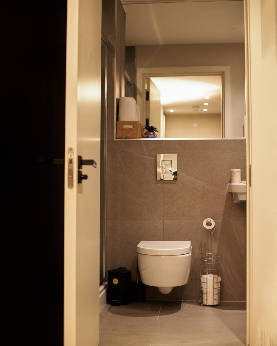 Toilet, Bathroom