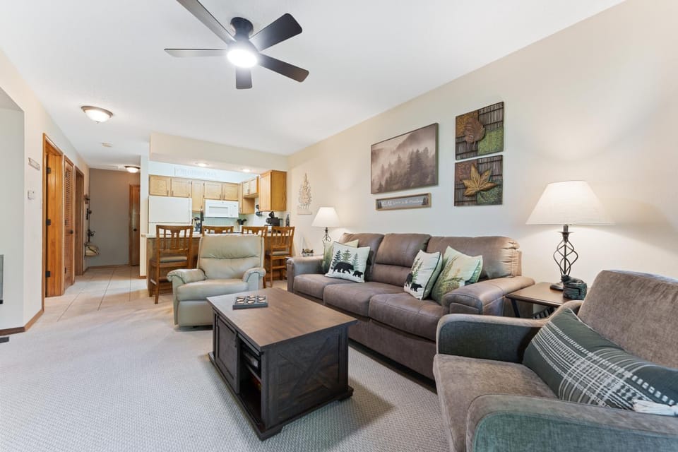 NE16-2 Sleepy Bear Camp condo Apartment in Table Rock Lake