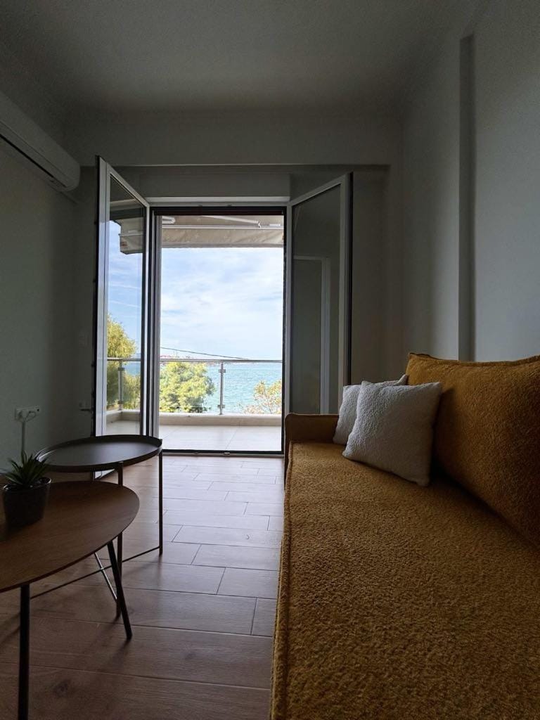 View (from property/room), Living room, Seating area