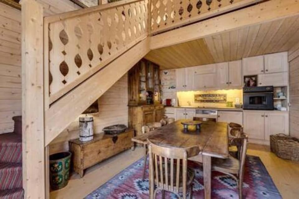 Coffee/tea facilities, Kitchen or kitchenette, Dining area, dishwasher, oven, stove, toaster