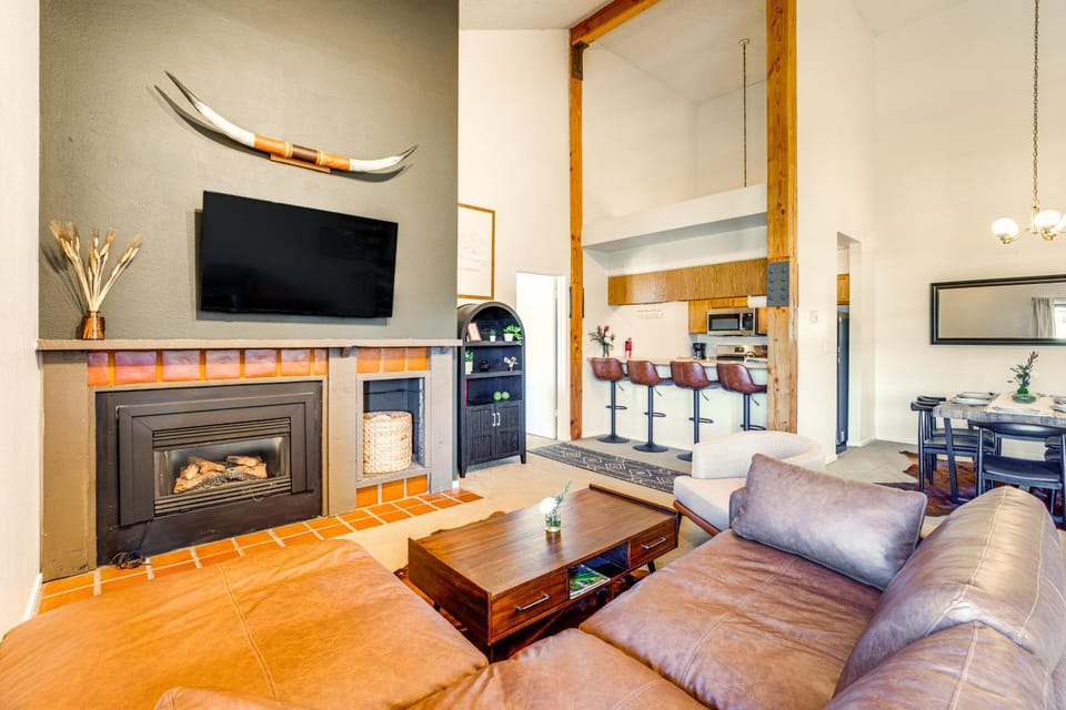 Walk to Lift: Mtn-View Crested Butte Condo w/ Loft House in Colorado