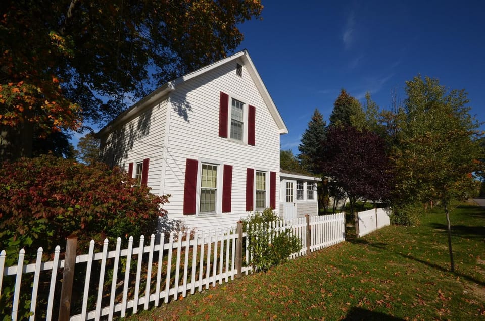Summer Place House in Empire