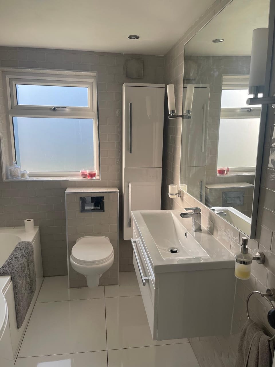 Shower, Toilet, Bathroom, Bath, towels