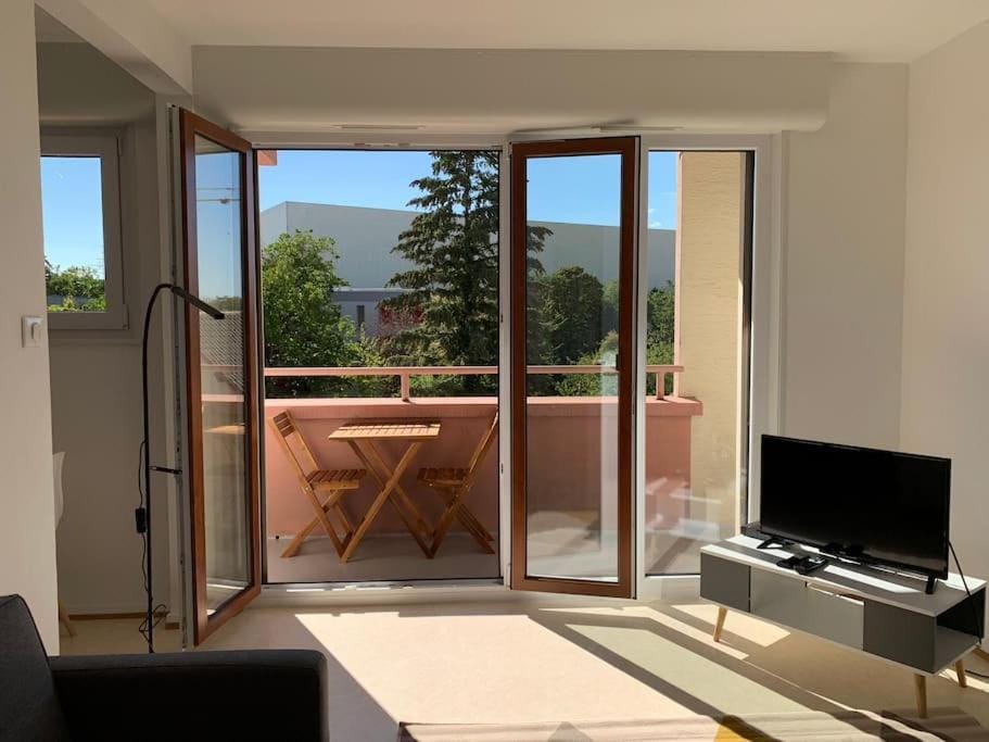 TV and multimedia, View (from property/room), Balcony/Terrace