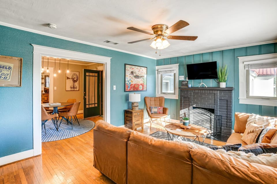 Fire Pit & Small-Town Charm: San Angelo Getaway! House in San Angelo