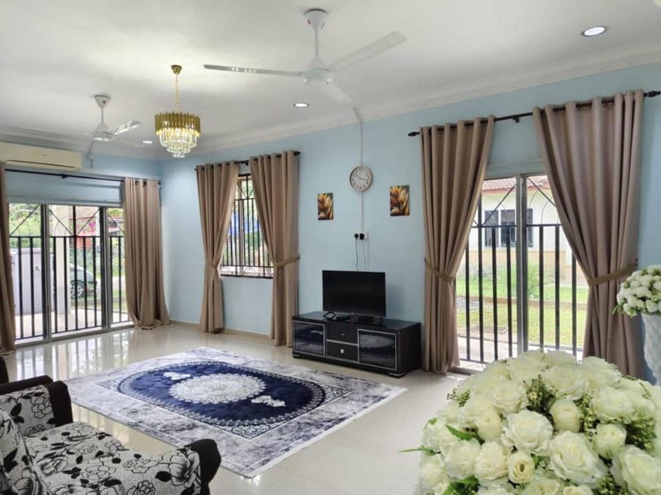 Communal lounge/ TV room, TV and multimedia, Living room, Seating area
