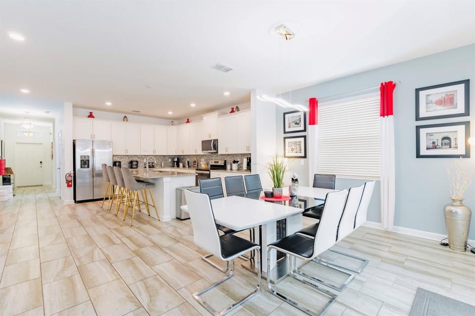6BR5BA home w private pool Fl House in Four Corners