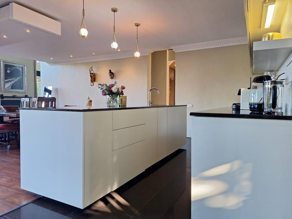 Peaceful Nature Estate with Views Gym Pool Wifi Villa in Cape Town
