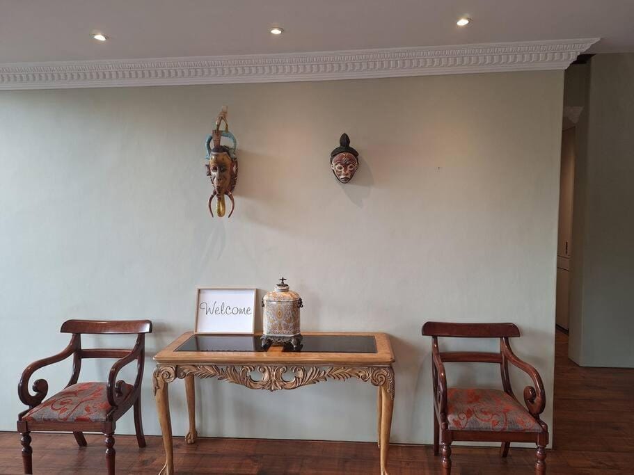 Peaceful Nature Estate with Views Gym Pool Wifi Villa in Cape Town