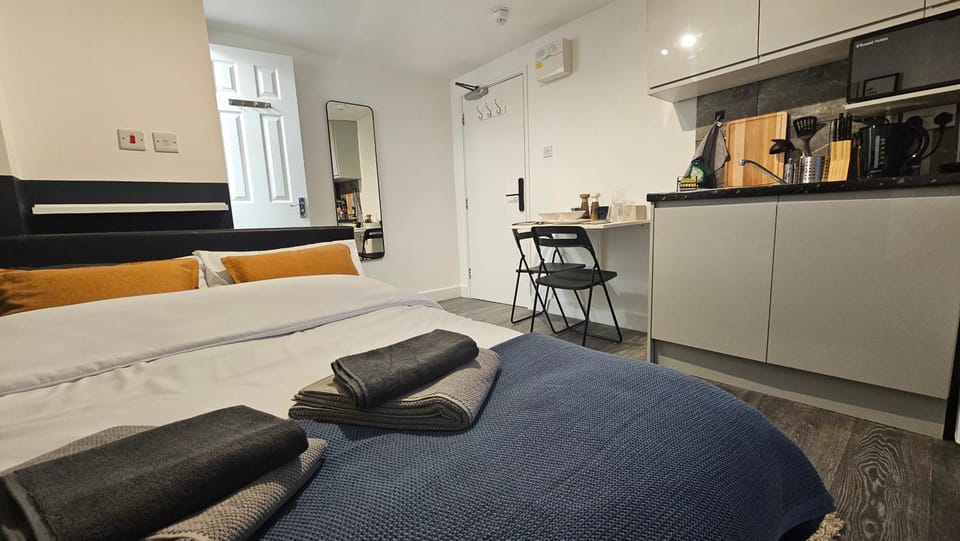 Beautiful Studios - Chapel Market Apartment in London Borough of Islington