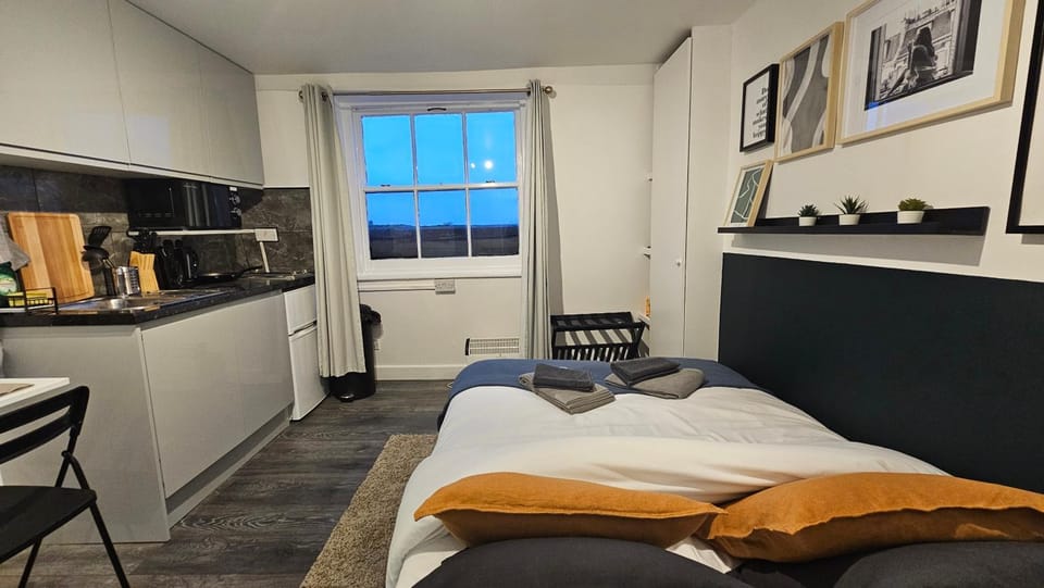 Beautiful Studios - Chapel Market Apartment in London Borough of Islington