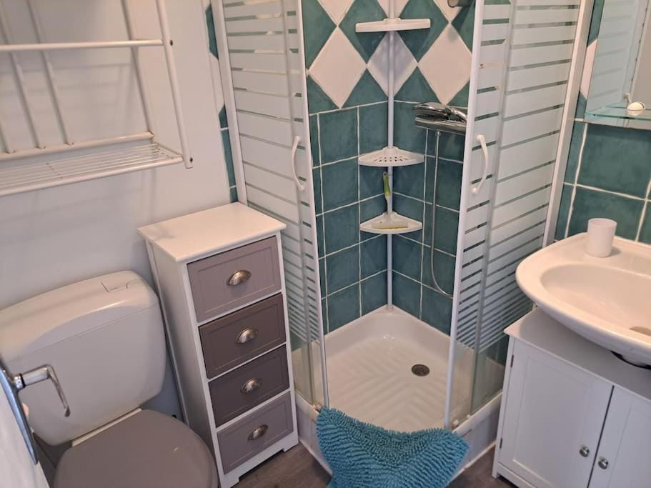 Asphodèle, Joli studio avec parking, 2 pas des plages et du Port Apartment in Agde