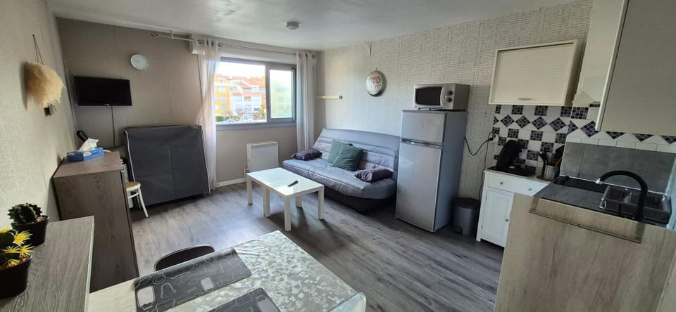 Asphodèle, Joli studio avec parking, 2 pas des plages et du Port Apartment in Agde