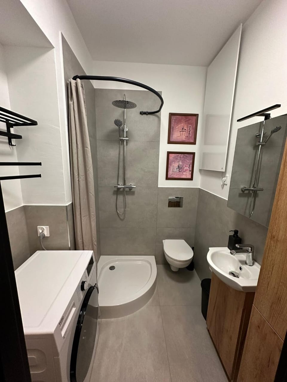 Shower, Toilet, Bathroom, towels