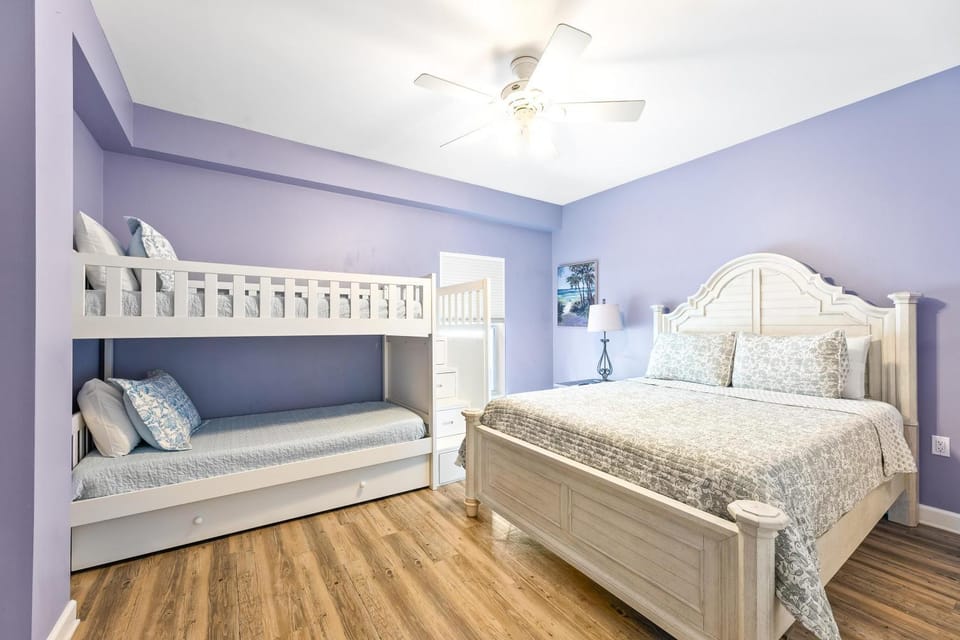 Bed, Photo of the whole room, Bedroom, bunk bed