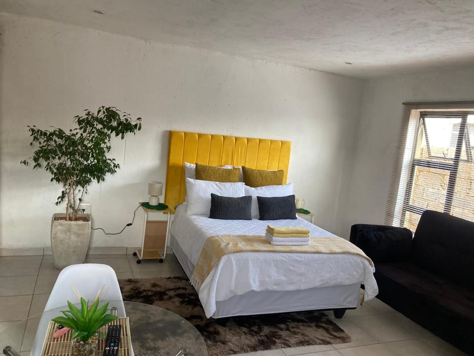 KwaSihle Guesthouse Bed and Breakfast in Gauteng
