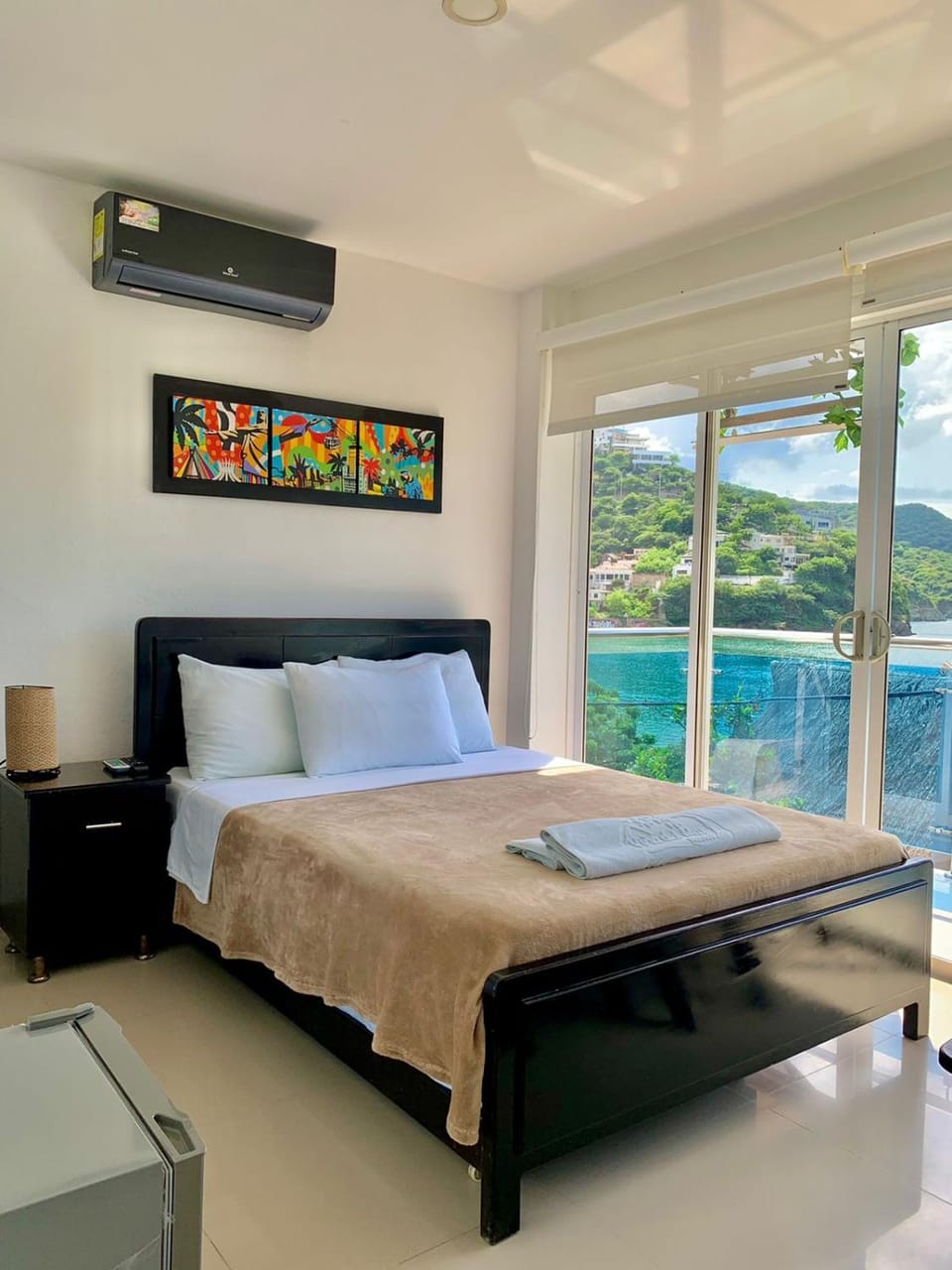 Restaurant/places to eat, Bed, Breakfast, air conditioner