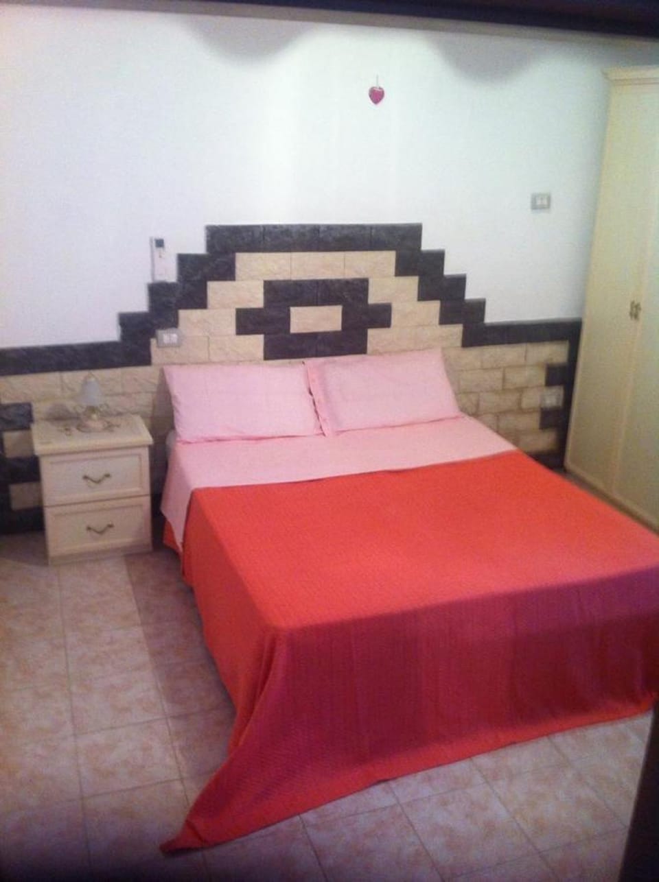 Photo of the whole room, Decorative detail, Bedroom