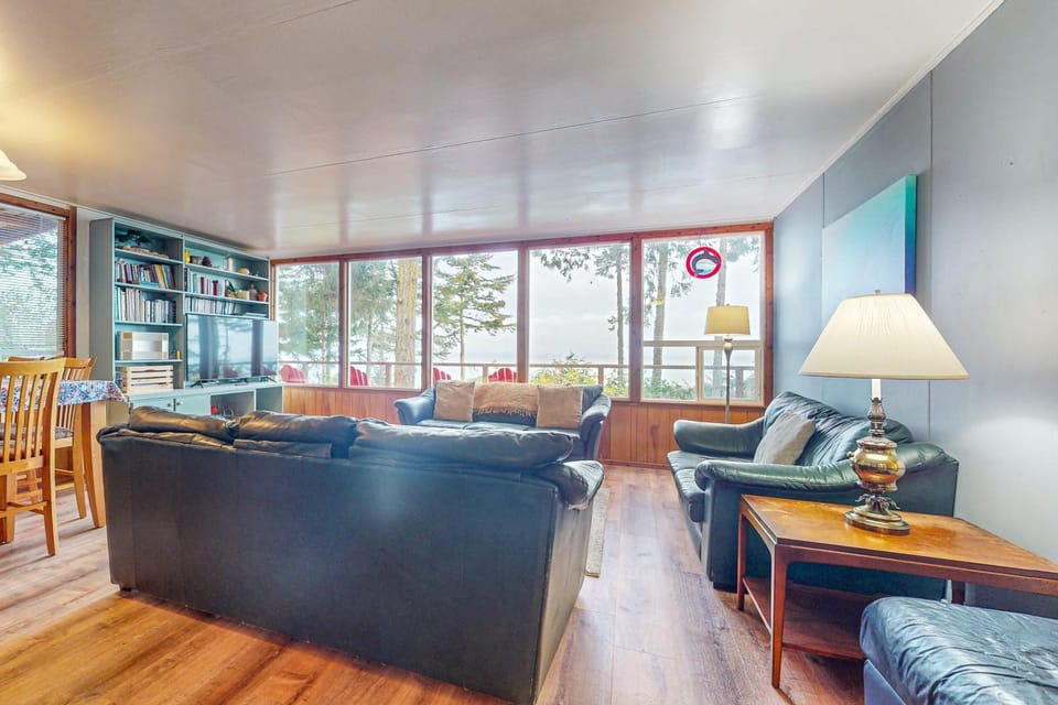 10,000 Waves House in Washington