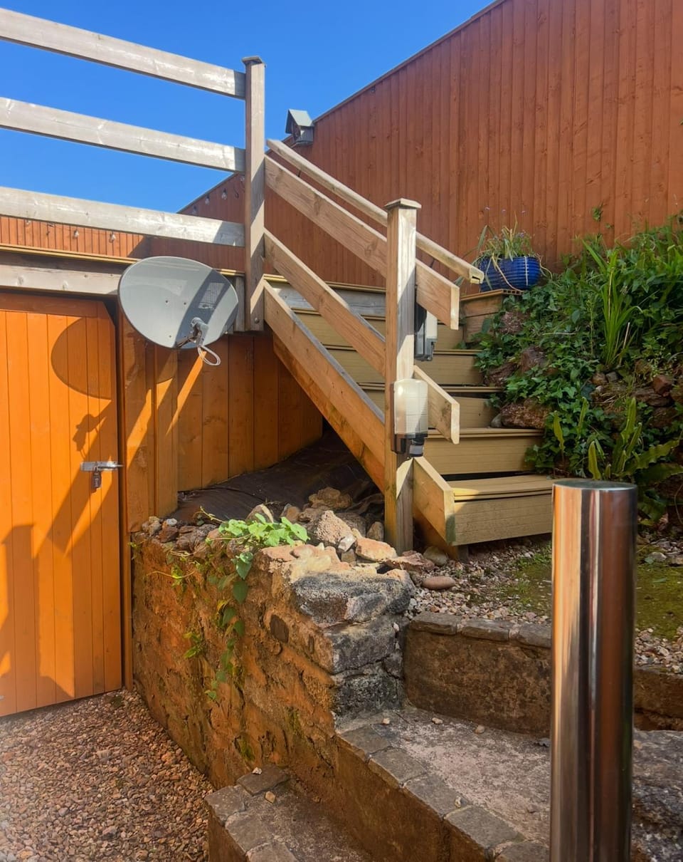 Countryside converted barn with hot tub and one parking space House in Teignbridge