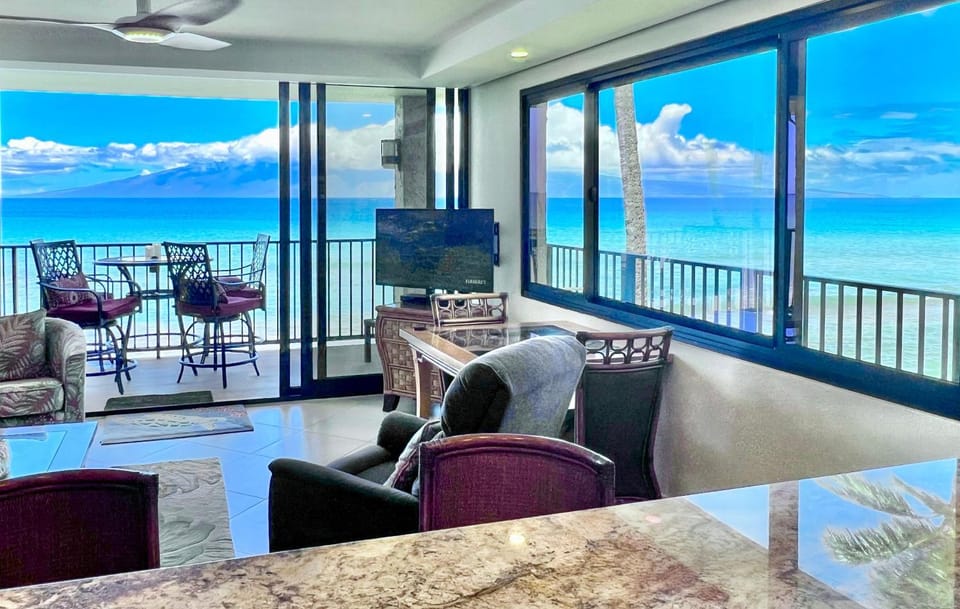 TV and multimedia, Living room, Sea view