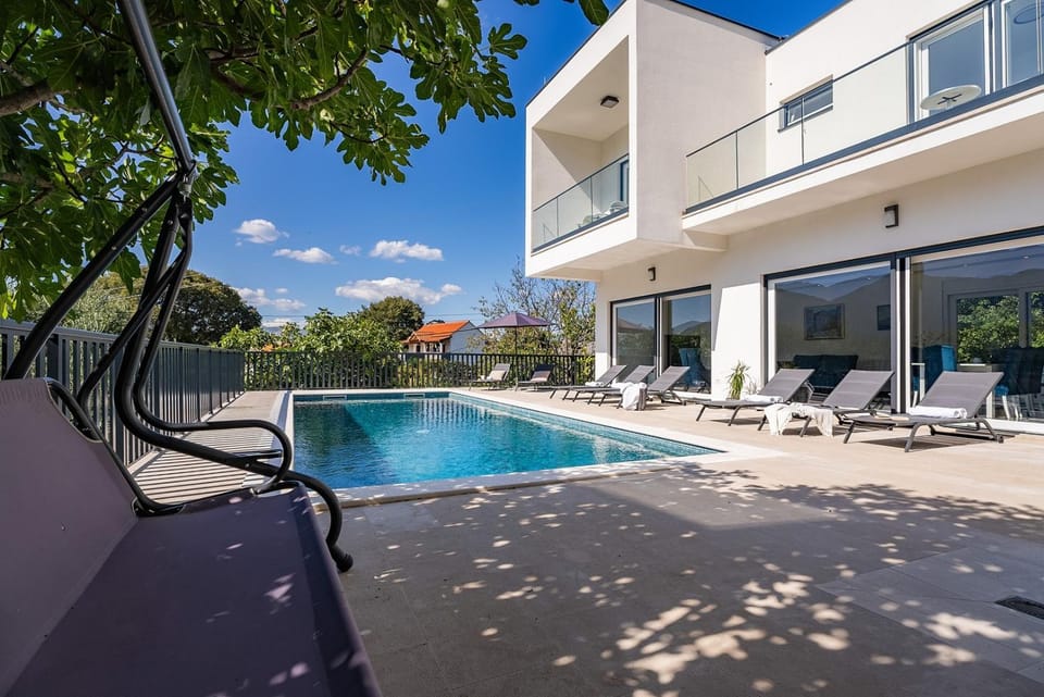 Seating area, Swimming pool