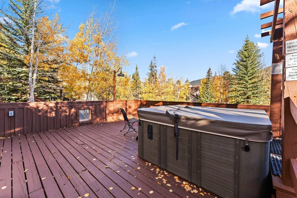 Bright Keystone Getaway w Loft Near Ski Lifts House in Keystone