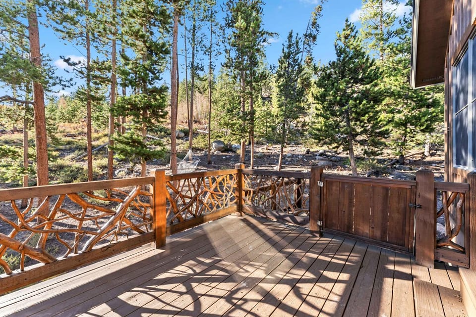 Bright Keystone Getaway w Loft Near Ski Lifts House in Keystone