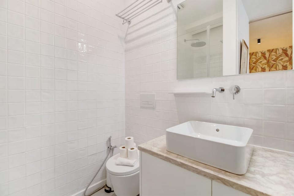 Cosy 1BR renovated - heart of Santos | By Airnest Apartment in Lisbon