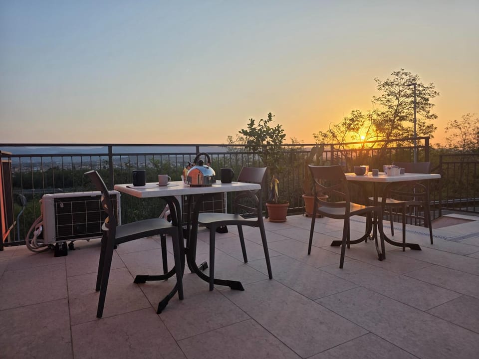 Property building, View (from property/room), Balcony/Terrace, Garden view, Breakfast, Inner courtyard view