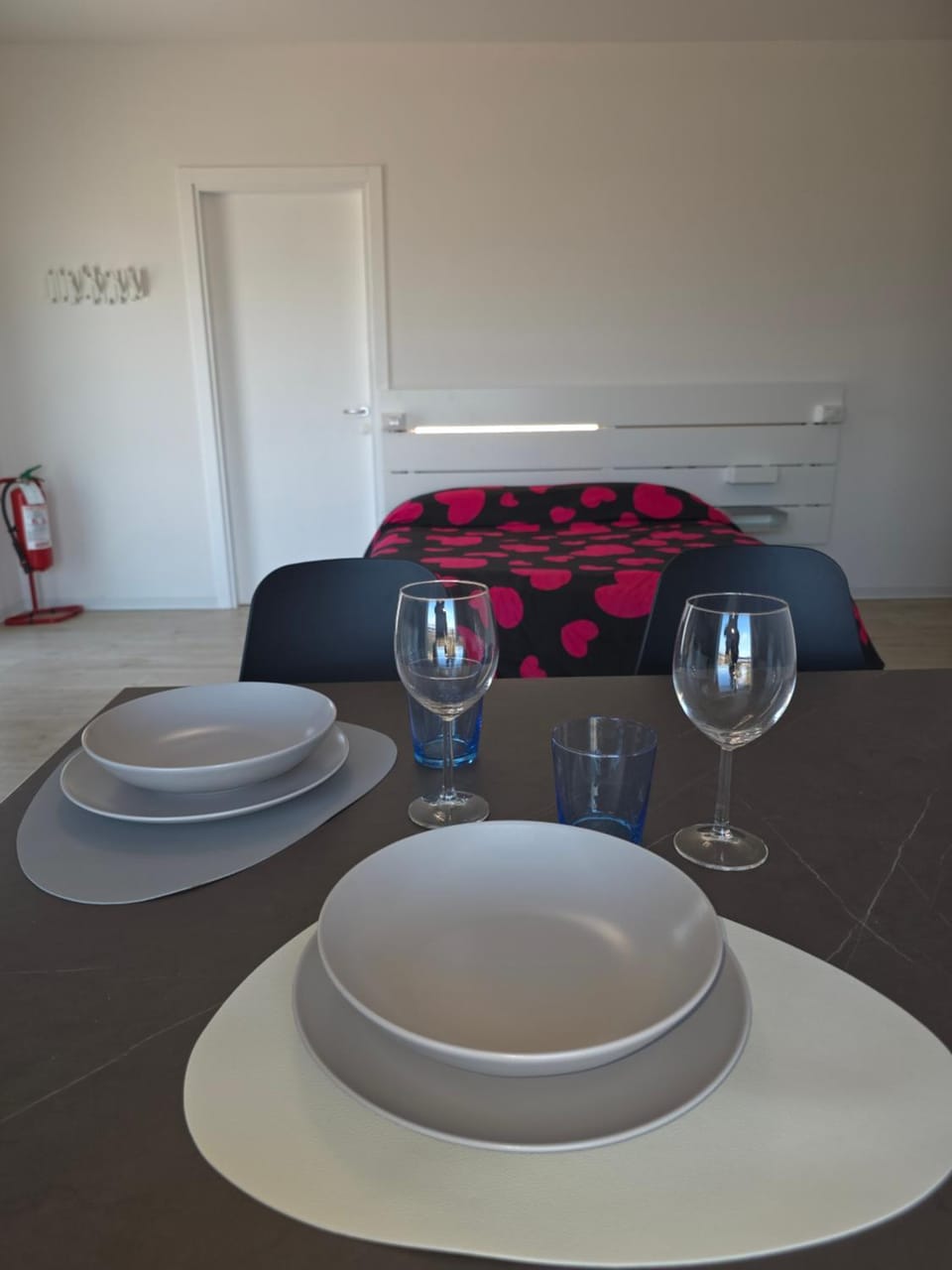 Living room, Photo of the whole room, Seating area, Dining area, Lunch
