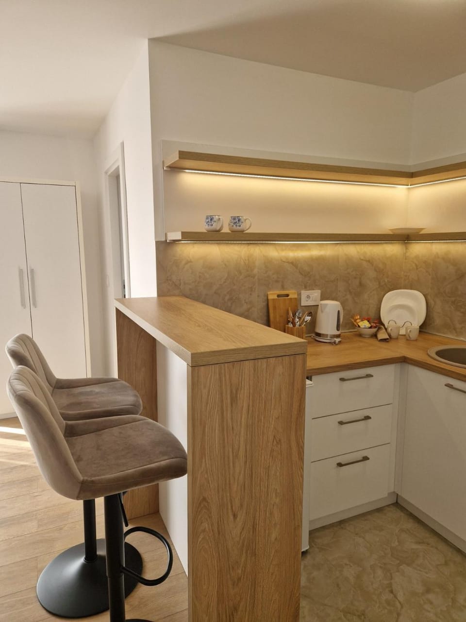 Kitchen or kitchenette
