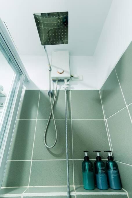 Shower, Bathroom, heating