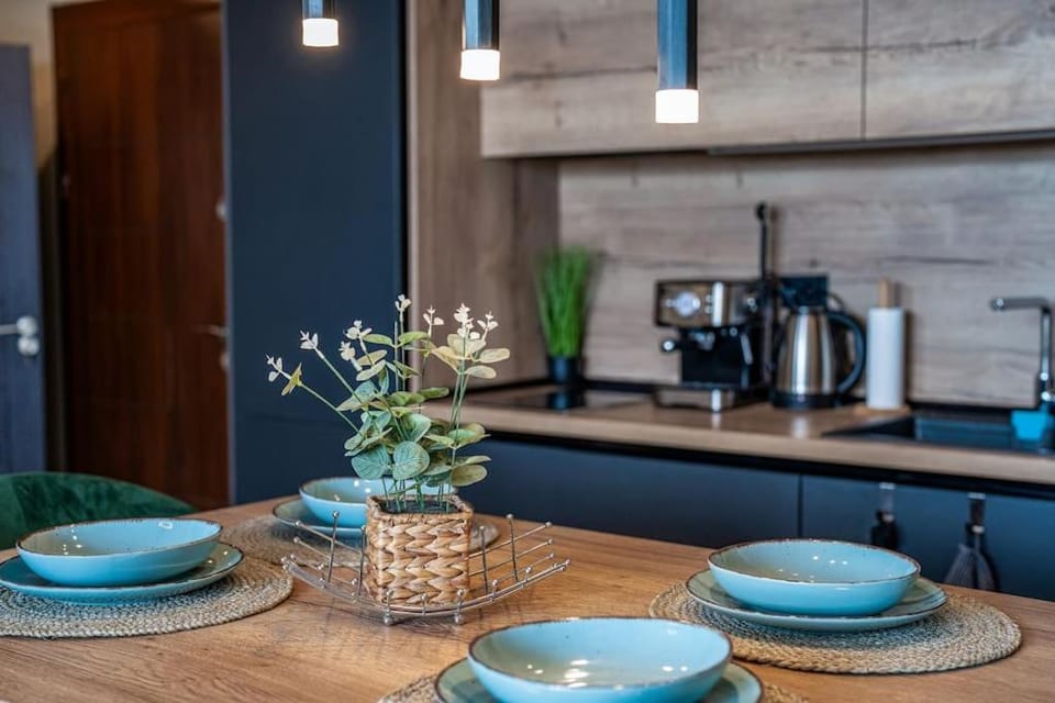 Coffee/tea facilities, Kitchen or kitchenette, Dining area