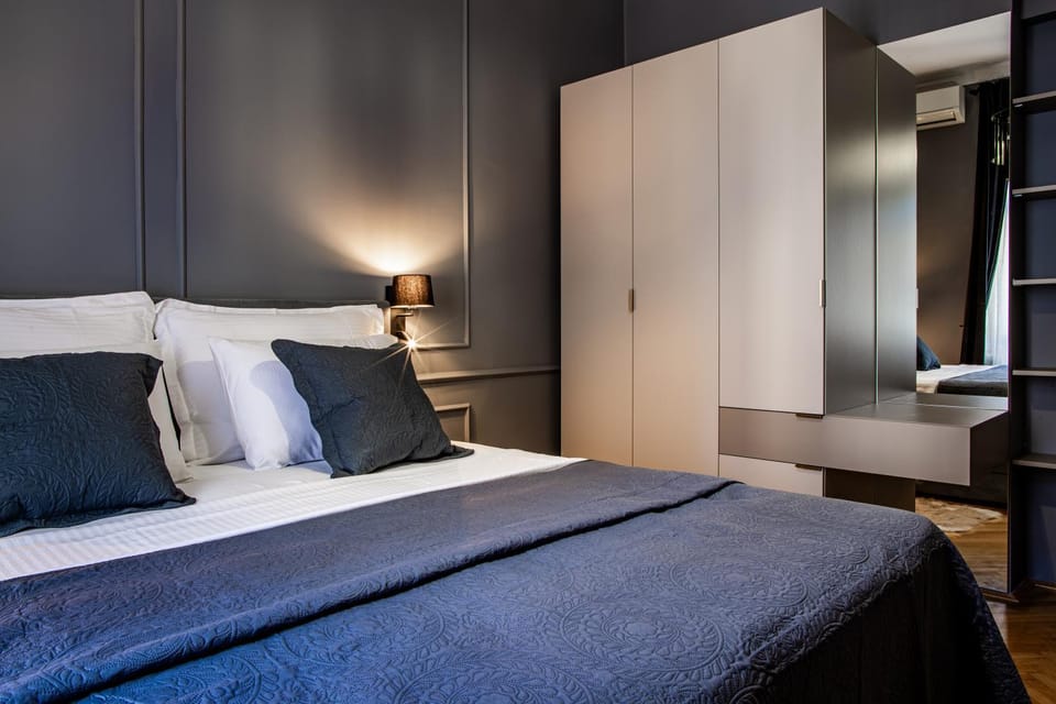 Bedroom, wardrobe
