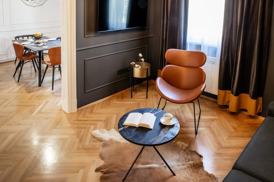 Living room, Dining area